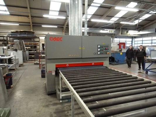 圣凯德精密控制宽带砂光机、钣金去毛刺精加工机